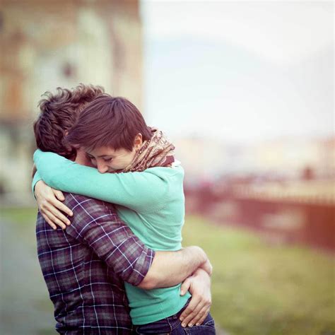 hug images couple